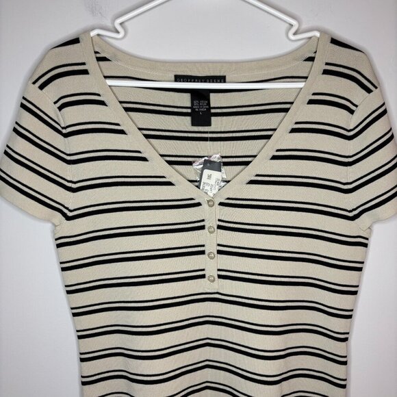 Geoffrey Beene Tops - GEOFFREY BEENE NEW Knit Short Sleeve V-Neck Top Womens L Tan Black